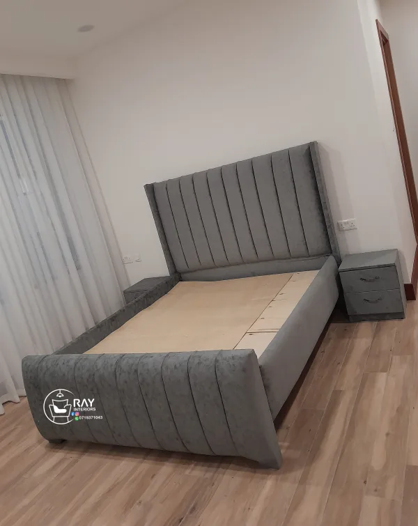 5 by6 bed plus 2 side drawers